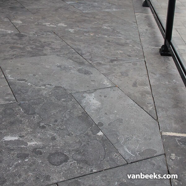 Banas Antique Black